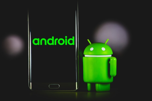 Which phone is more user-friendly iphone or android?