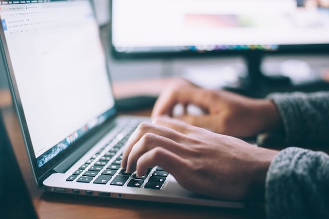 What is the average American typing speed?