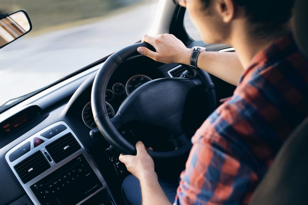 Can i leave my car after running for an hour?