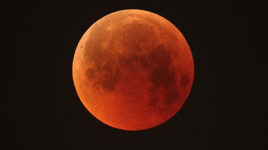 How rare is a super blood moon?