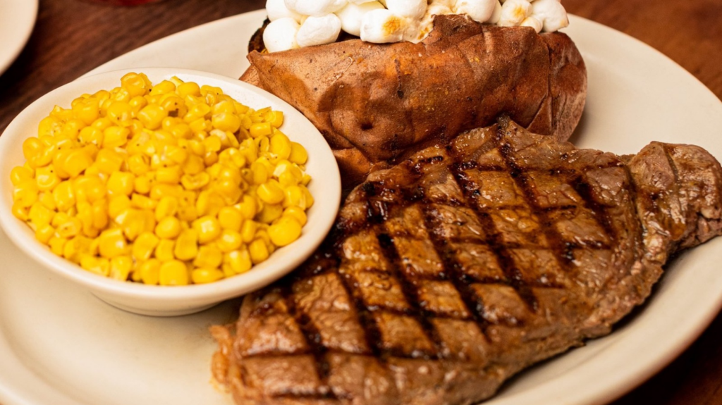 What is the most popular streak at texas roadhouse?