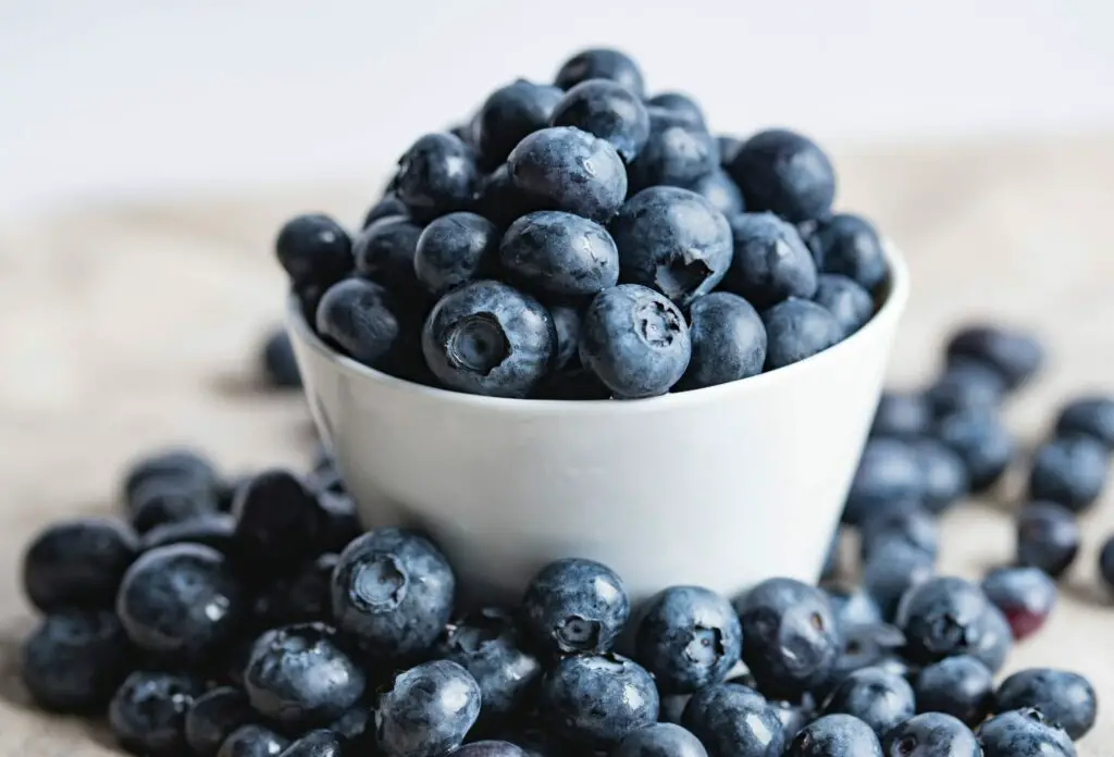 Are blueberries good before bed
