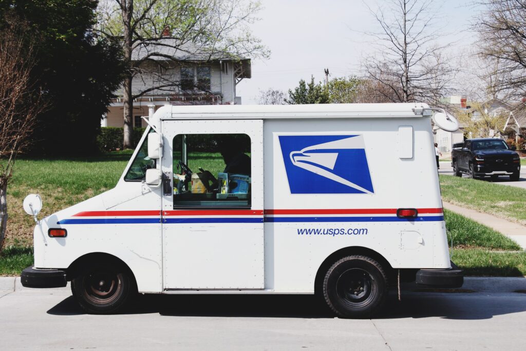Does usps deliver on sundays?