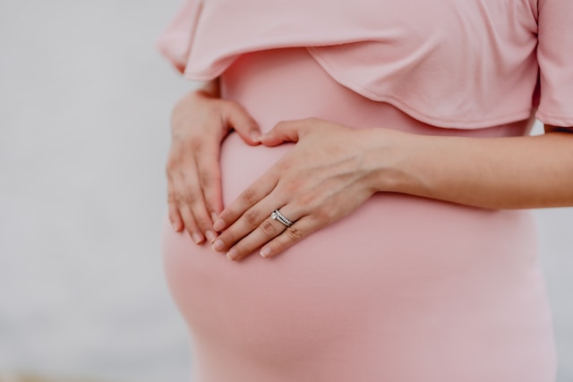 What color is pee when pregnant?