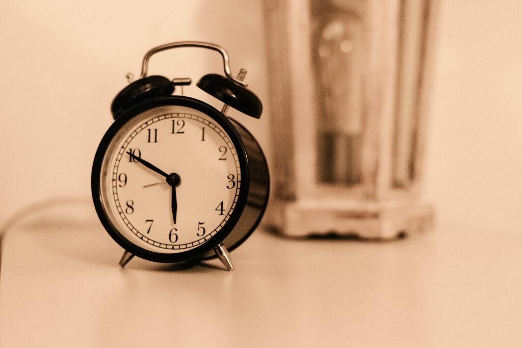 What time does the average person wake up at?