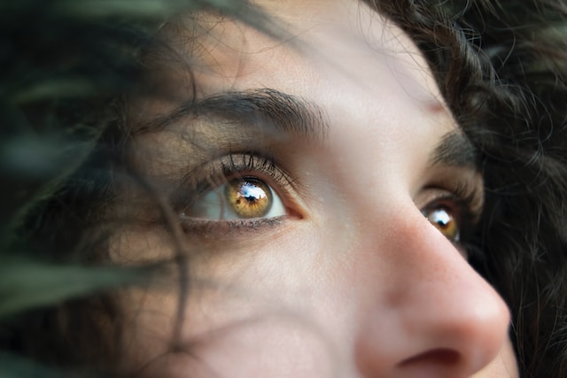 Why do eyes get cloudy before death?