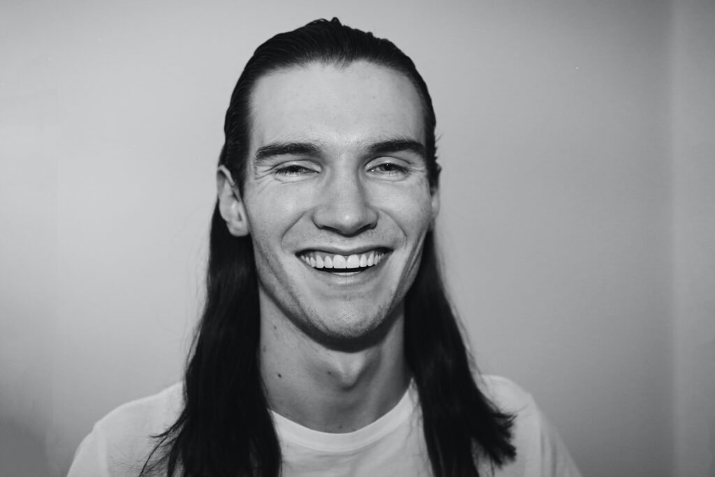 Do all mens adams apple stick out?
