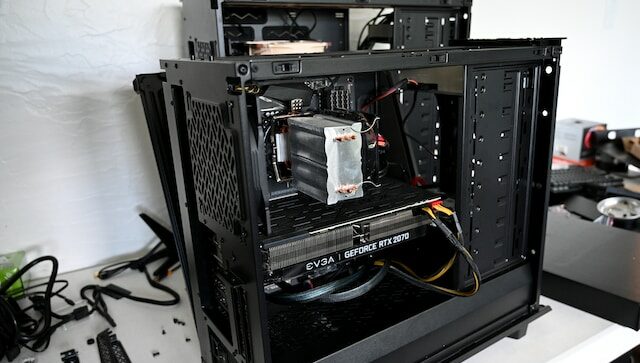 Computer case horizontal