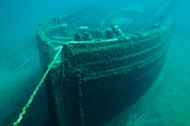 How cold was titanic water?