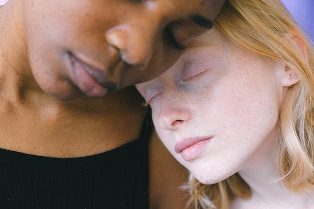 How can you tell if two people are sleeping together?