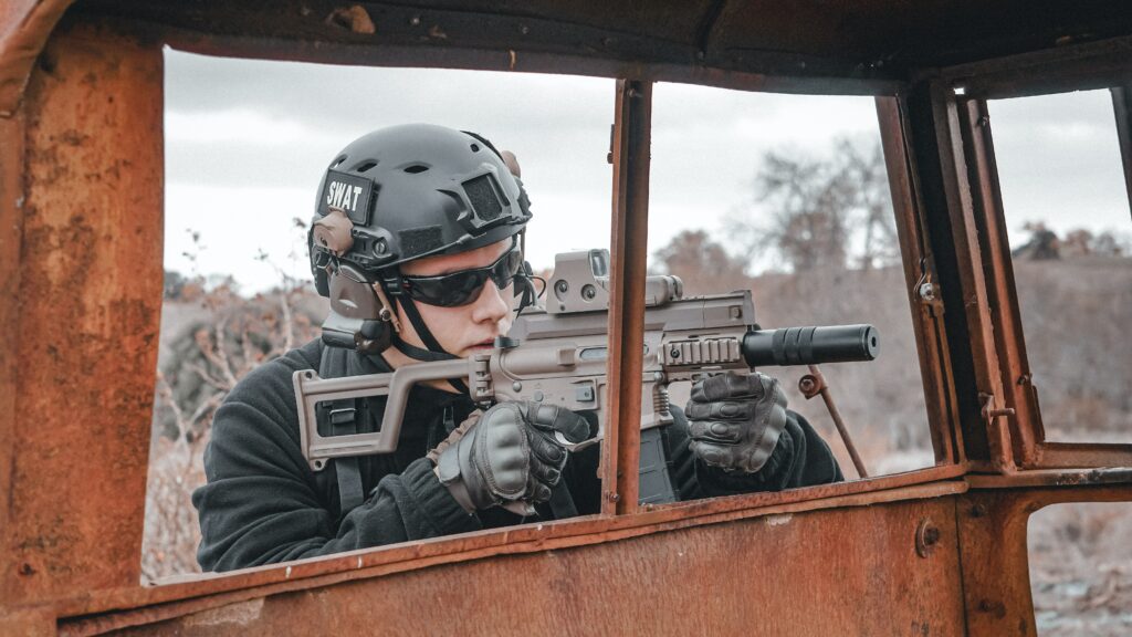 How to join fbi swat
