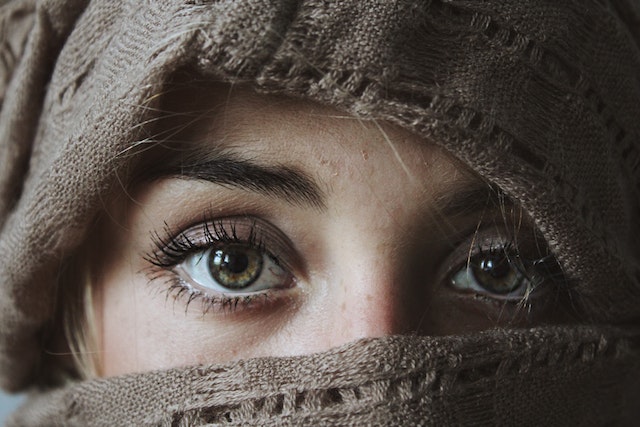 How do you know if you have close set eyes?