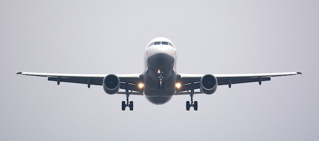 How many airplanes are in the sky right now?