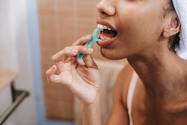 When can i use straws after wisdom teeth removal?