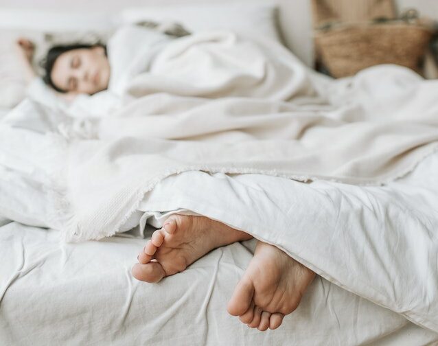 Why shouldn't you sleep with your feet off the bed? Gek Buzz