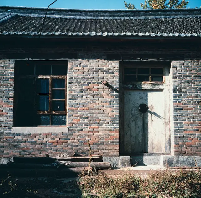 What are coffin doors on a house?