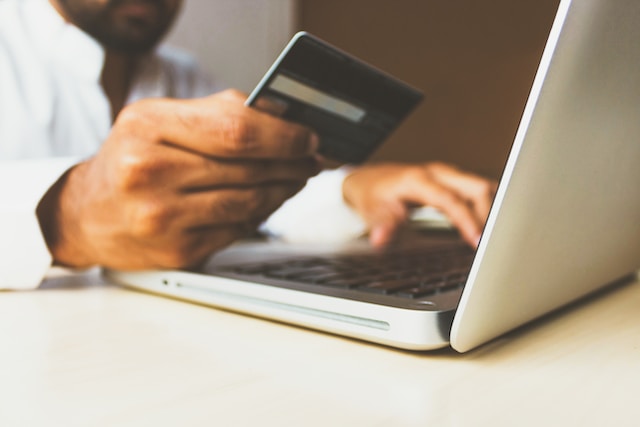 What is the lowest credit score possible?