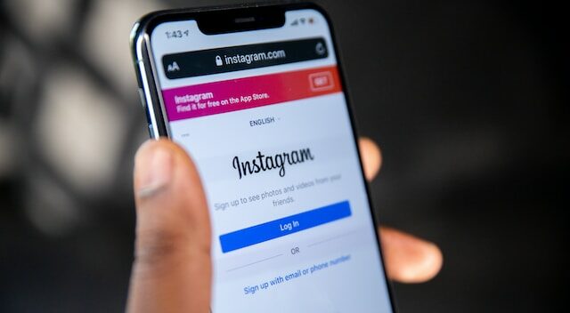 Can you screen share on instagram?