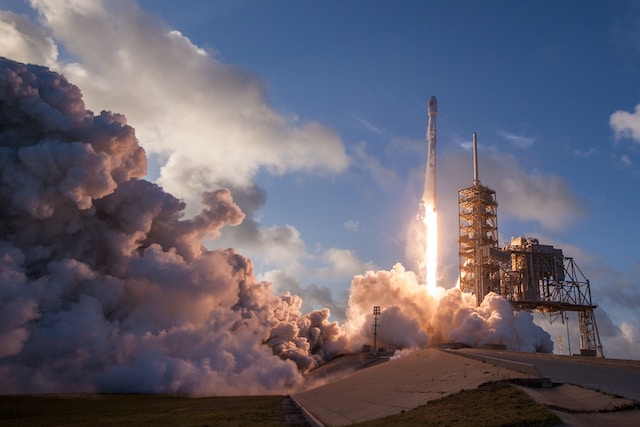 How much does a spaceX trip cost?