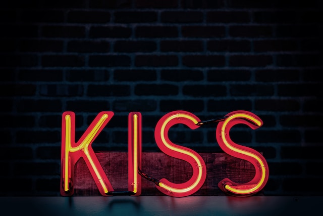 Is kissing cheating when in a relationship?