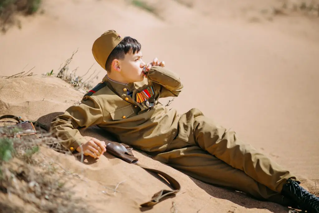 Can You Drink In Military Uniform? Gek Buzz