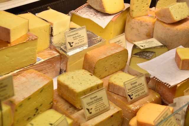 What cheese has lowest sodium?
